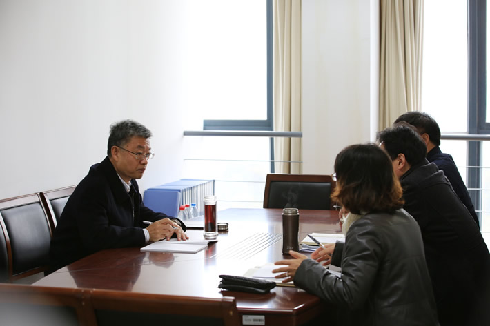 侯文华来生科院调研1.jpg